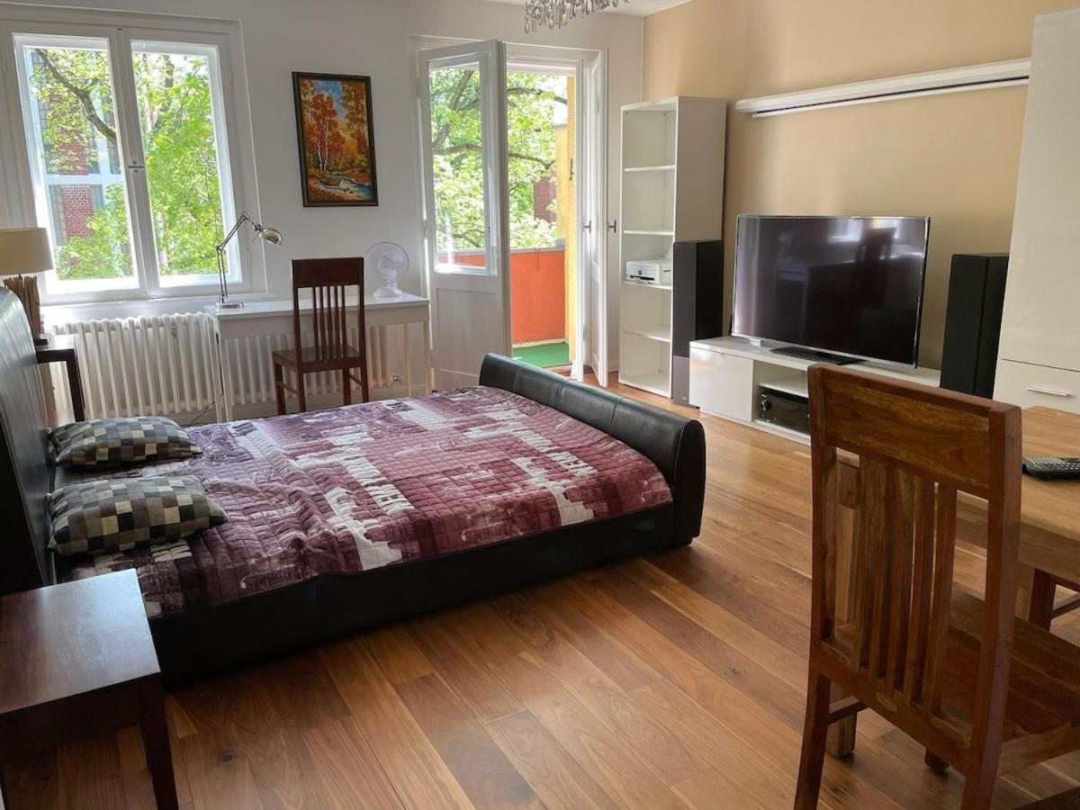 Modern And Cozy Apartment In Good Location Berlin Bagian luar foto