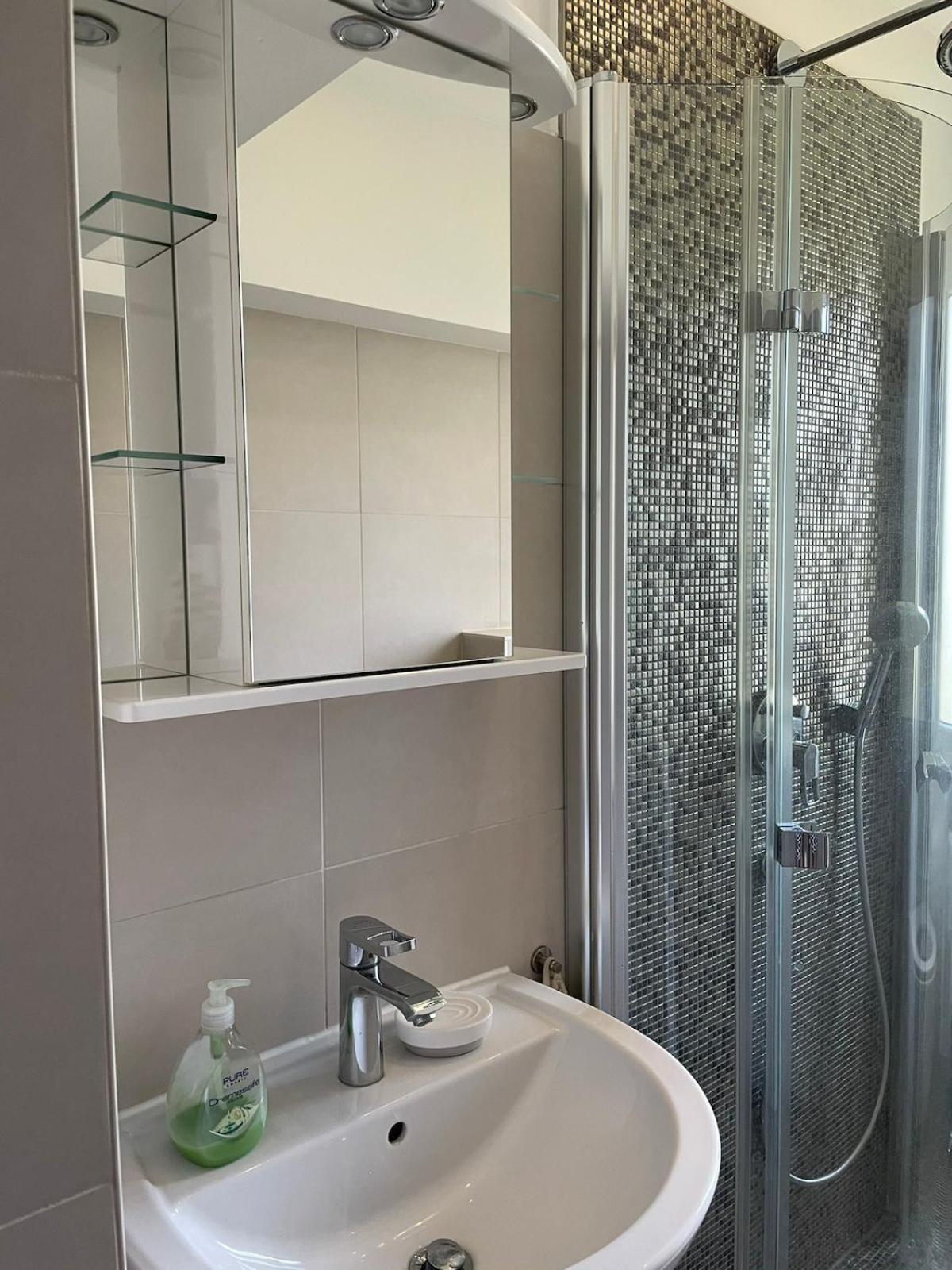 Modern And Cozy Apartment In Good Location Berlin Bagian luar foto